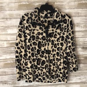 Small cheetah print pull over.